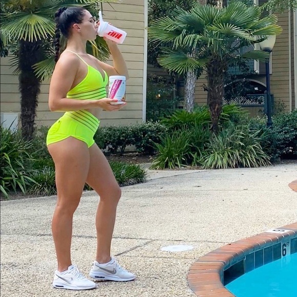 Meet your Posher, Tatyana - Picture 1 of 8